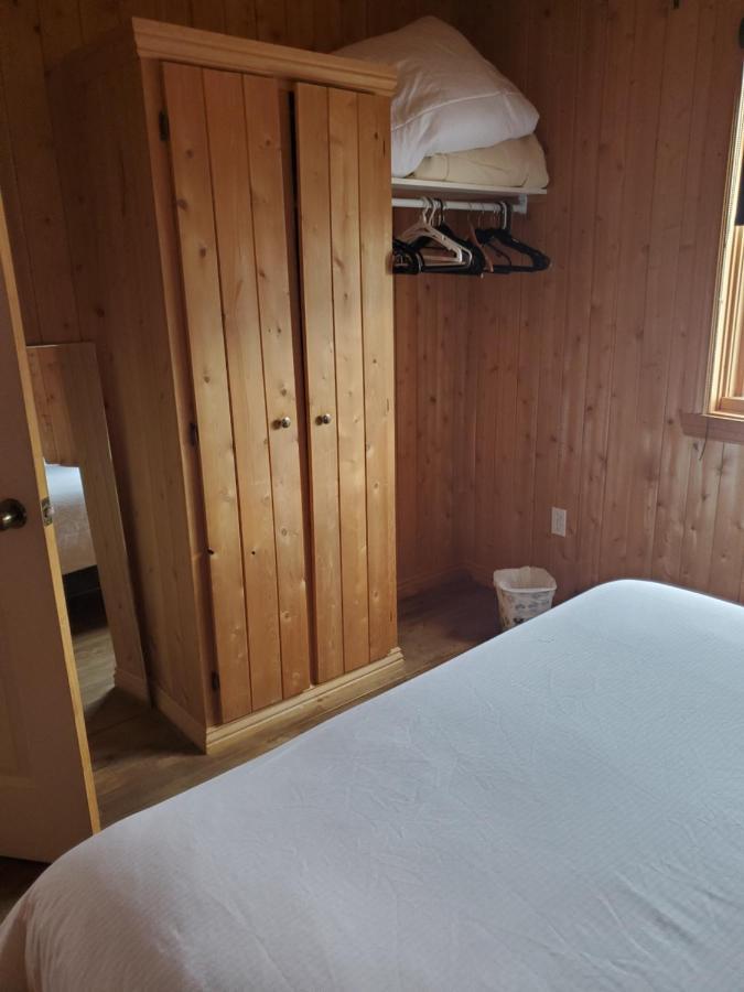 De L'anse Ste Helene Chalet Maria