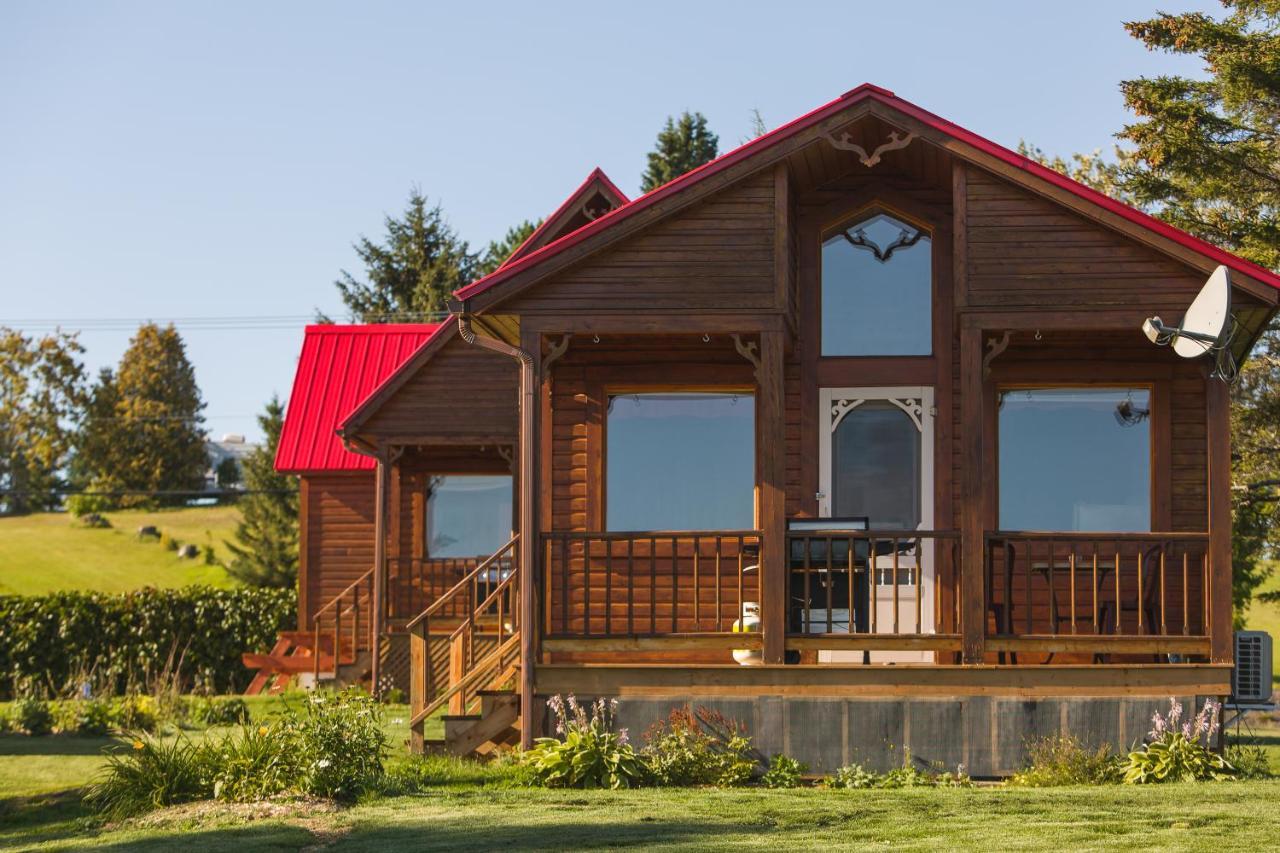 Chalet De L'anse Ste Helene