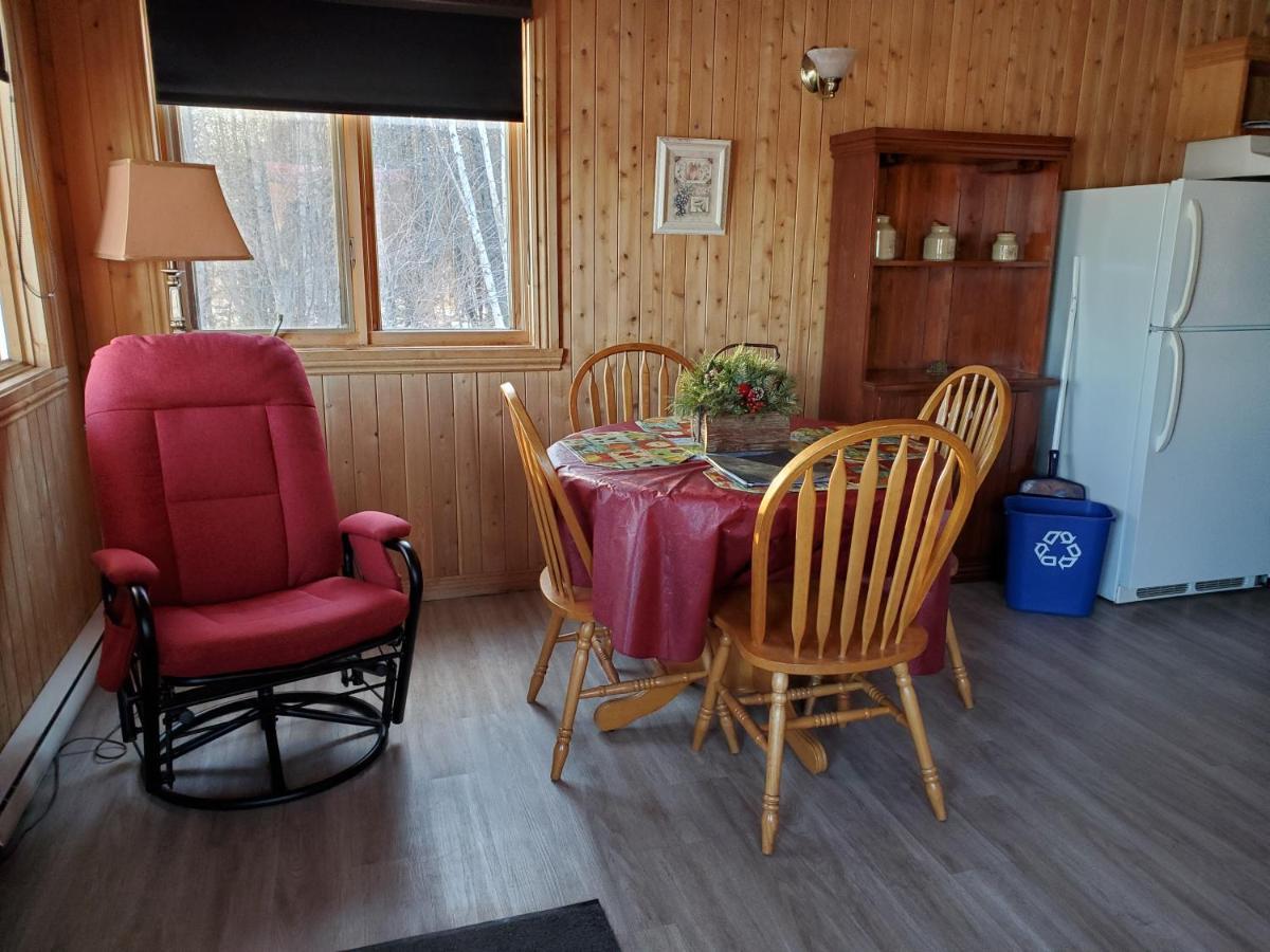 Chalet De L'anse Ste Helene